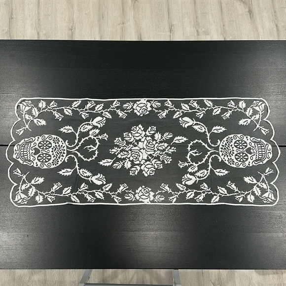 Lace Skull and Rose Table Runner - Picture 2 of 4